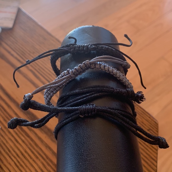 Set of 4 The Walking Dead Daryl Bracelets - Picture 2 of 3